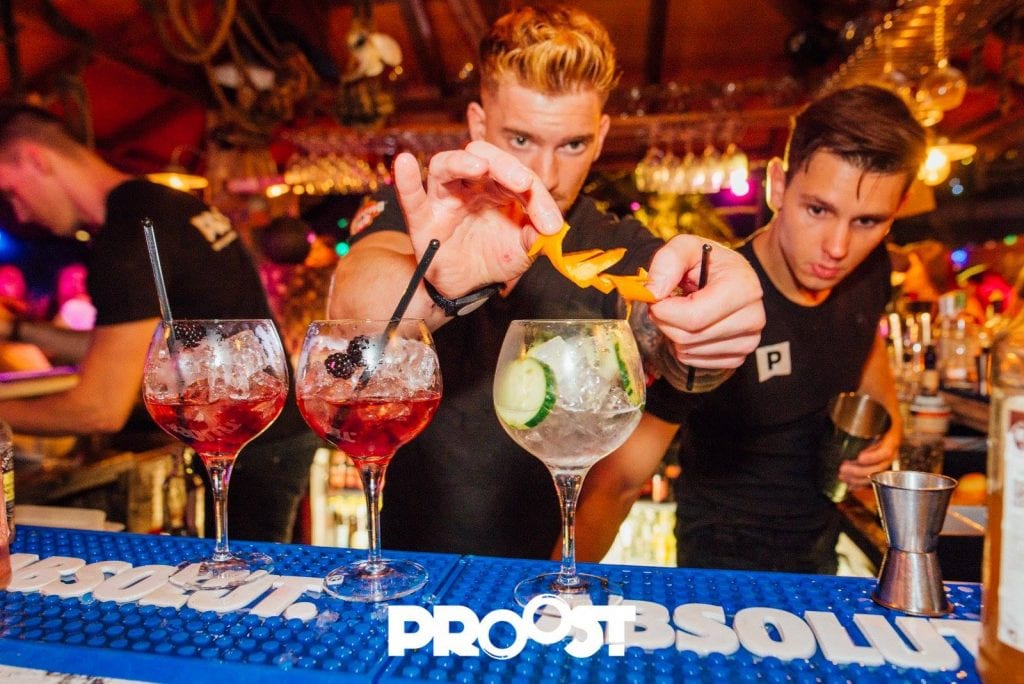 Samen uitgaan bij Proost Breda